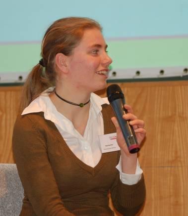 Am Girls Day 2006 hat sie bei Kögel Zerspanungstechnik GmbH in Schwabsoien teilgenommen; ihrem jetzigen Ausbildungsbetrieb. Quelle: www.girlsday.