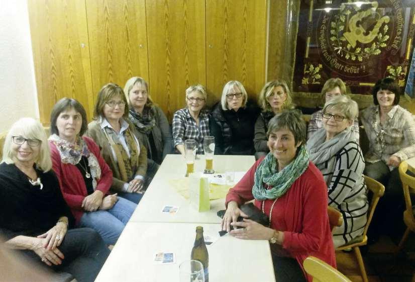 14 / 20.11.2015 Eckersdorf Frauen-Union Eckersdorf Einen gemütlichen Abend verbrachten die Damen der Frauen- Union Eckersdorf am vergangenen Samstag im Bürgerhaus Neustädtlein.