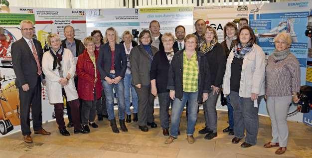 20.11.2015 / 29 Pegnitz Frauen-Union Eine Delegation der Frauen- Union Pegnitz mit ihrer Vorsitzenden Regina Schrembs besuchte das BEKA-Stammwerk in Pegnitz.