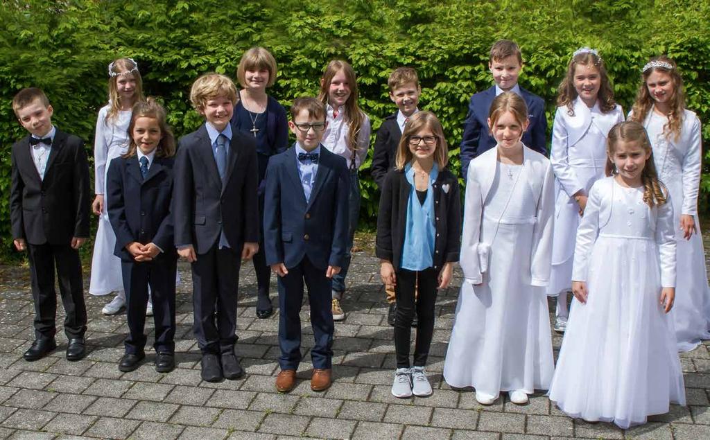 Rubin Kommunion Monti-Kommunion 2017 Diamant Am Samstag, den 13.05.2017, gingen 14 Kinder der Montessori zur Erstkommunion bei Pfarrer Klaus Weigand in Heroldsbach.