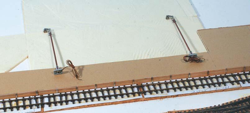 Ganz oben: Die Position der Bahnsteiglampen wird festgelegt.