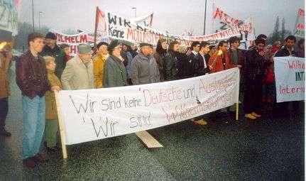 1994 Alle Bevölkerungsgruppen stehen zusammen: Wir