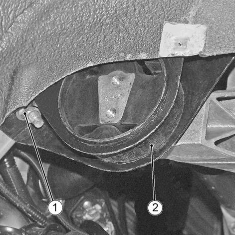 2-9 Aufhängeösen zum Anschlagen des Antriebsaggregates Aufhängeösen mit Hebevorrichtungshaken eingreifen (Abb.