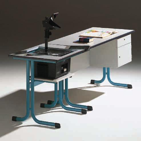 Tischplattenoptionen siehe Seite 217. Bei den Tischen wählen Sie zwischen 2 Tischplattengrößen: 130 x 55 cm bzw.