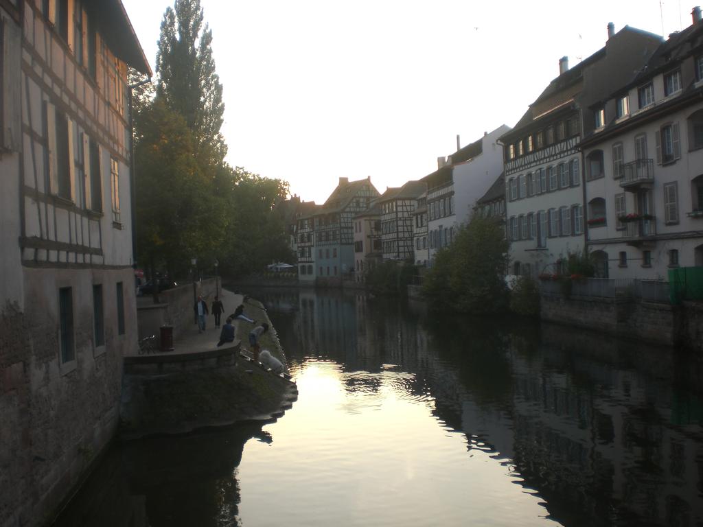 Erfahrungsbericht WS11/12 über ein Semester an der Universität Strasbourg in Frankreich Vorbereitung und Ankunft Im Herbst 2010 habe ich einen Freund in Caen in Frankreich besucht, der dort ein