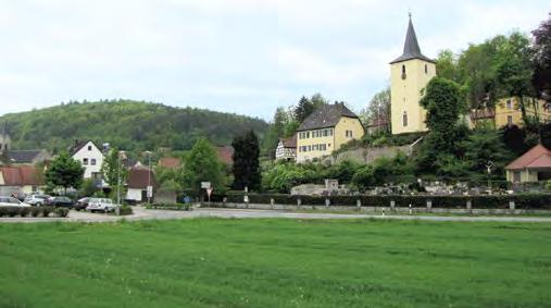 Unterleinleitner 230 Im Leinleitertal liegend, ist der Ort mit seinem Schloss eingebettet von Wiesen, Äckern und den bewaldeten Höhenzügen der Fränkischen Schweiz.