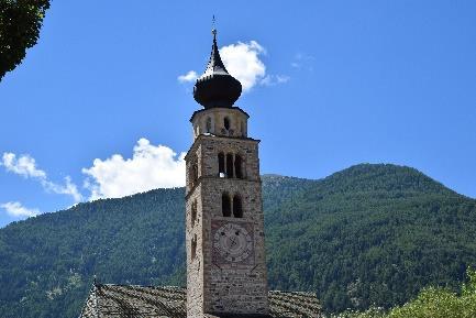 Tag: Grissemann - Glurns - Schloss Rametz in Meran Die erste Station war der Hennenmast- und Schlachtbetrieb Grissemann in Zams.