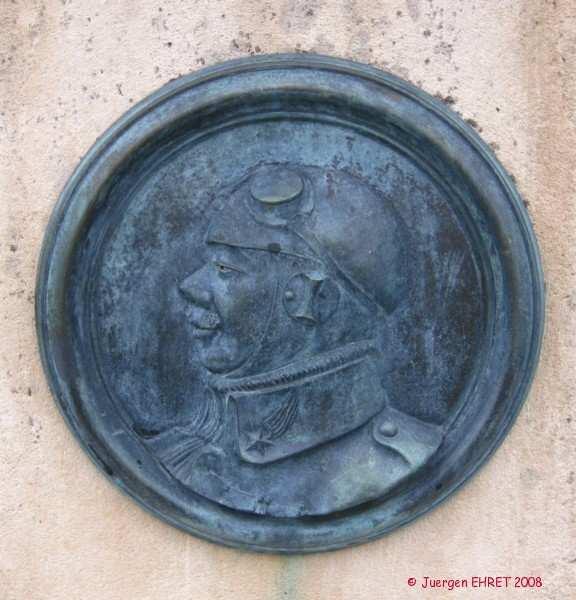 Bei Berrweiler erinnert ein großer Gedenkstein an den Absturz vom 14.09.1915 der beiden Piloten Leutnant Winter und Vizefeldwebel Preiss.