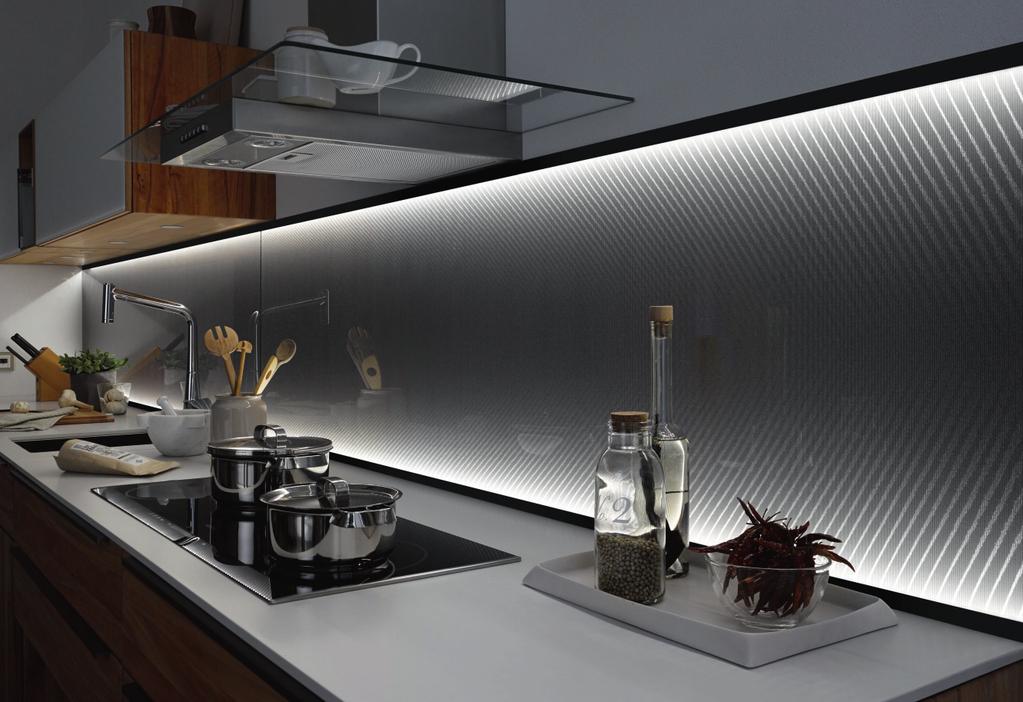 3D Lichtstrukturglas Praxisbeispiel Küchenwandverglasung Flachglas