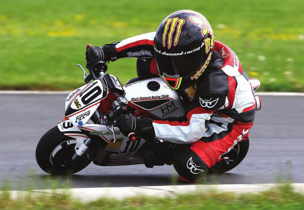 MOTORRADSPORT Start und einem spannenden Duell im ersten Rennen in einen Sieg um.