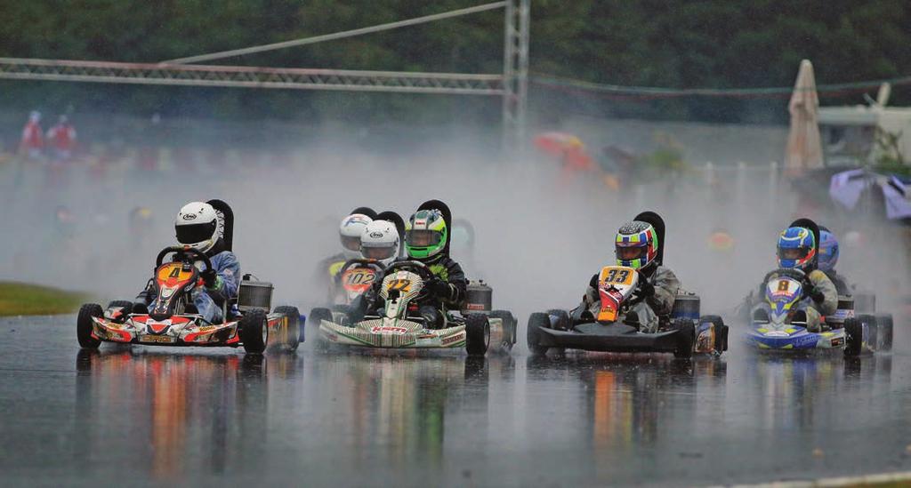 KARTSPORT ADAC Kart Masters Wasserspiele in Wackersdorf Die Würfel im ADAC Kart Masters sind gefallen. Am 17.