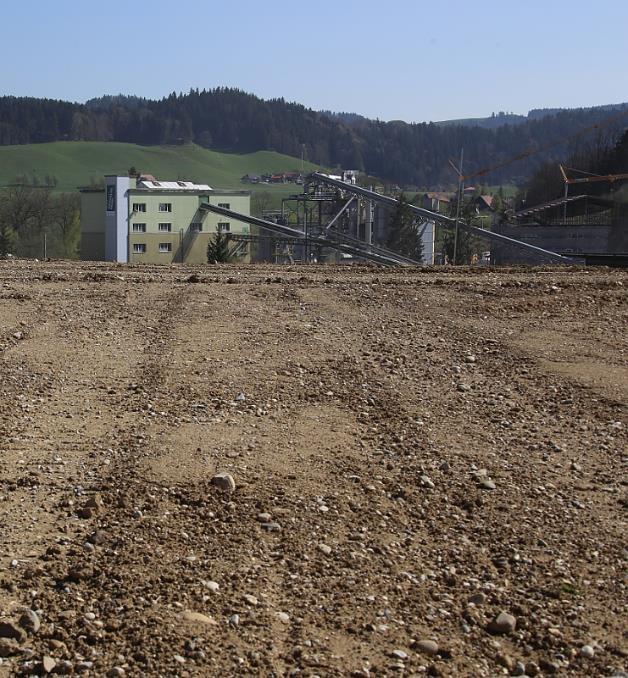 Herausforderung Bodenmaterial Humus. Markt Baustelle Baustelle.