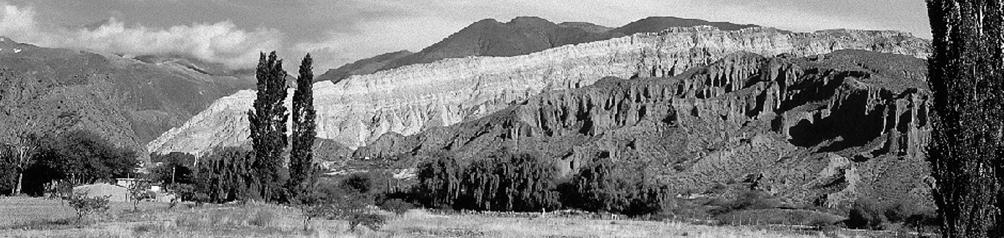 Quebrada de Humahuaca Farbenspiel, verursacht durch unterschiedliche Gesteine und Mineralzusammensetzungen, bietet Besuchern einen unvergesslichen Eindruck zur Gebirgsbildung der Anden und zieht Jahr