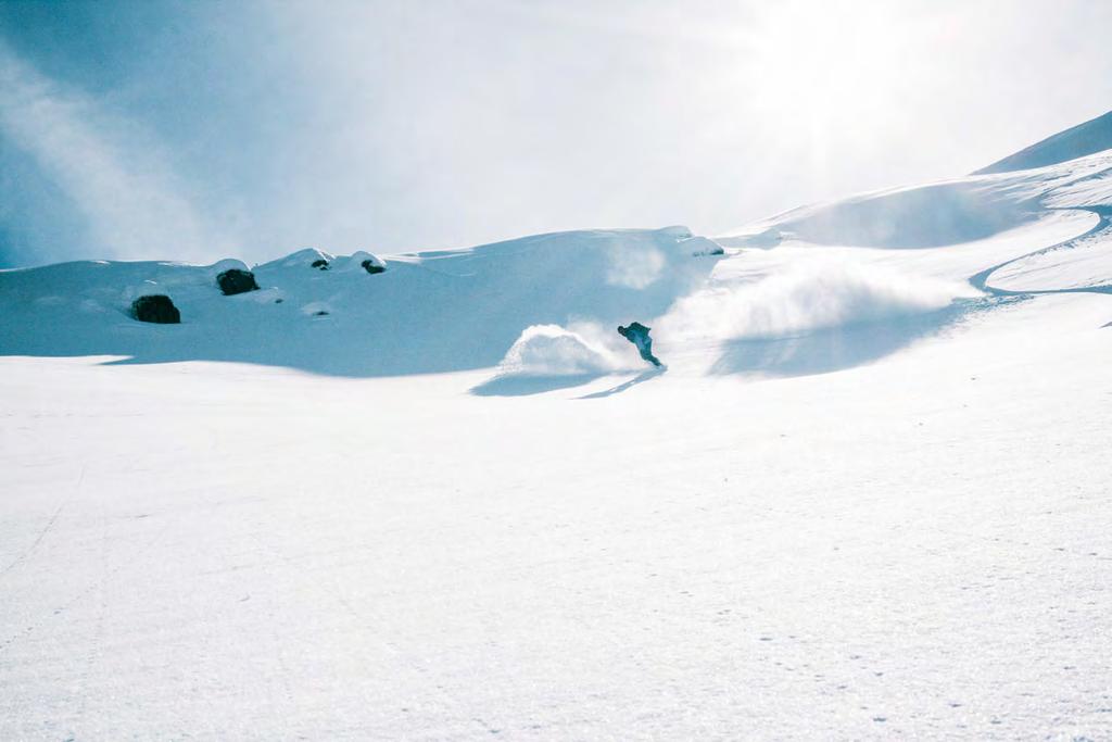 Fotos: Christian Stolz > > TOUREN Wenn die Menschen fliegen könnten, würde niemand snowboarden aber bis es so