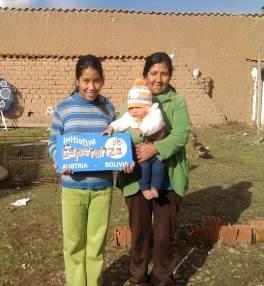 Beides sind keine fixen Einkommen, sie verdienen etwa 1500 Bolivianos (170 Euro) im Monat. Wir nahmen die Familie im April ins Familienhilfsprojekt auf. Wir wollten Fr.