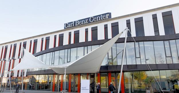 Veranstaltungsort: Carl Benz Arena, Stuttgart 15:00 Beginn der parallelen Workshops, 1. Teil Schulbau integral Moderation: Prof. Dr.