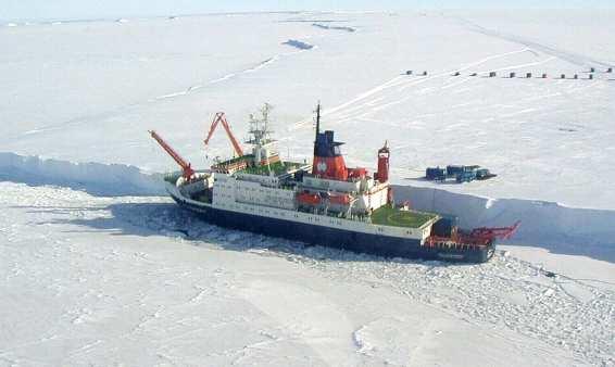 Polarstern schwimmendes Großlabor Das wichtigste Werkzeug der deutschen Polarforschung ist das Forschungs- und Versorgungsschiff Polarstern.