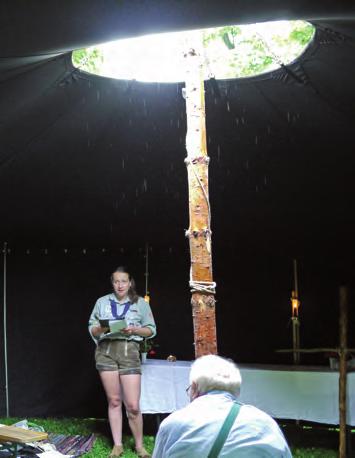 Bei strömendem Regen hielt das Zelt die Nässe ab. In der Geborgenheit der Jurte war es eine besondere Stimmung. Zeit zu handeln war das zentrale Thema des Gottesdienstes.
