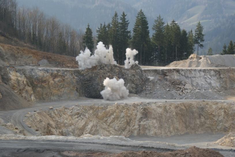 Bergbau Breitenau Sprengarbeit Bisher Verwendung von patroniertem Sprengstoff in allen