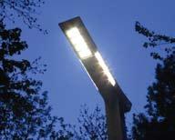 Unnötige Lichtemissionen wie die direkte Abstrahlung in den Nachthimmel durch zielgenau ausgerichtete und abgeschirmte Leuchten vermeiden Dies gilt auch für