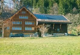 8 Solarstromanlagen und thermische Solaranlagen aufeinander abstimmen Werden zwei Typen von Solaranlagen auf demselben Gebäude