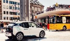 BMW ENTWICKELT PREMIUM MOBILITÄTS-DIENSTE MIT