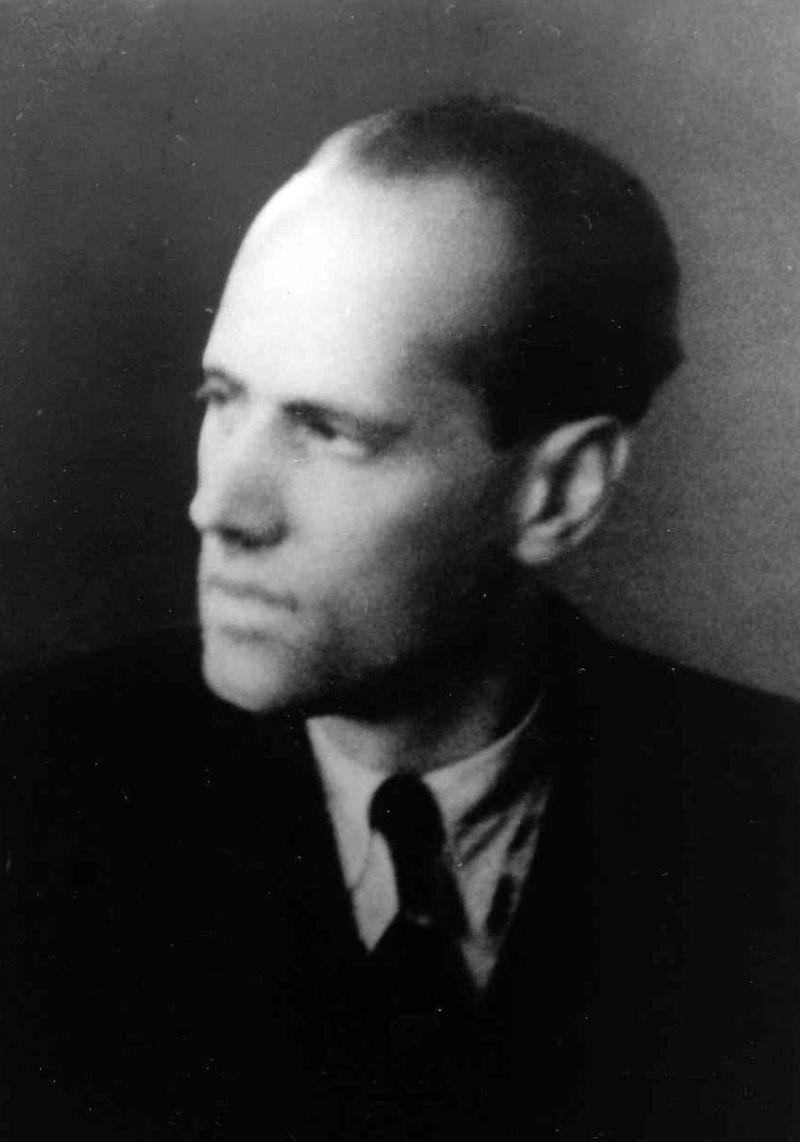 Helmuth James Graf von Moltke geboren am 11. März 1907 in Kreisau Moltke war Jurist und arbeitete als Rechtsanwalt.