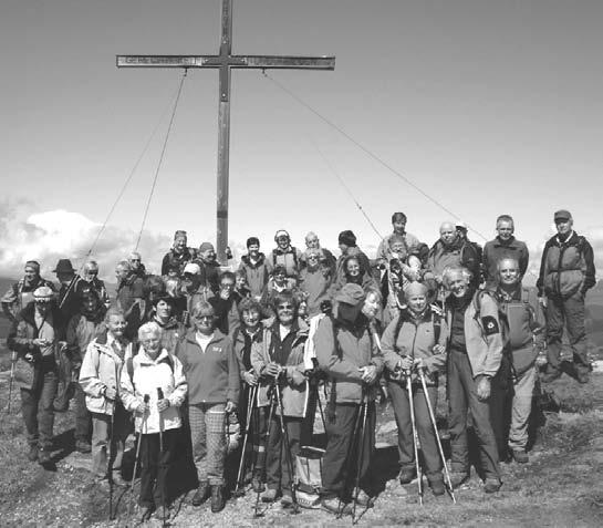09) 4 Mann hoch, nach der Anfahrt über Südtirol nach Sulden, starteten wir den Aufstieg über die Tabaretta-Hütte
