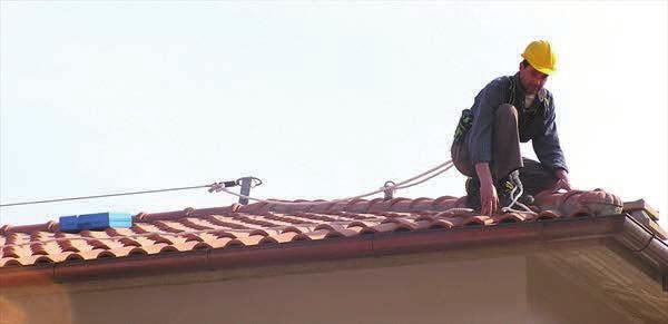 General information Safety rope systems serve the purpose of protecting persons during roof work.