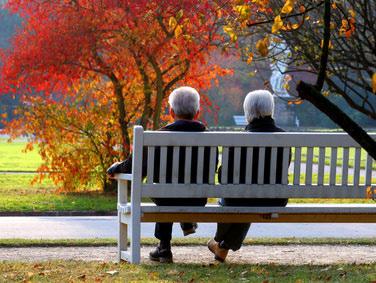 Altersvorsorge Fest steht: die Gesetzliche Rente wird nicht ausreichend hoch ausfallen, um Ihren Lebensstandard zu sichern.