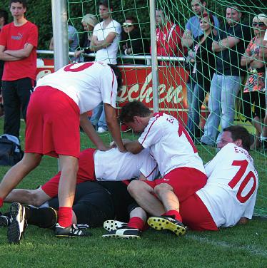 letzten Jahre zurückblicken. Vor 20 Jahren gewann die E-Jugend von Rot-Weiß in der Saison 1990/91 so ziemlich alles, was für Jugendschaften dieses Alters zu gewinnen gibt.
