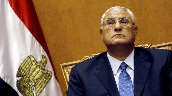 6. Regierungsformen 6.1. Ägypten In Ägypten gab es bis zum Arabischen Frühling einen Präsidenten als Staatsoberhaupt. Dieser hiess Hosni Mubarak.