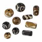 / Materiali naturali come legno e corno possono essere utilizzati per creare gioielli particolari, sia singolarmente che in abbinamento con altri tipi di perle.