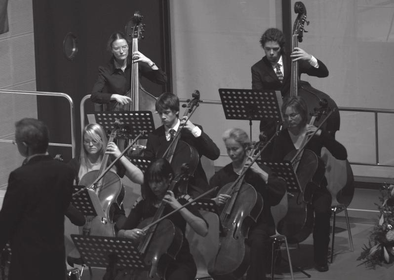Freundeskreis Sinfonieorchester Ausserschwyz Wir danken den über 80 Mitgliedern des «Freundeskreises Sinfonieorchester Ausserschwyz» für die Unterstützung!