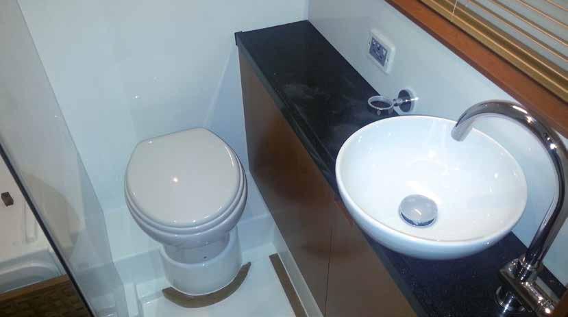 KOMPAKT-SERIE SANIMARIN 31 Reduzierte WC-Höhe für Montage auf Sockel DER BEST SELLER Integriert Durchmesser Druckleitung 38 mm oder 25