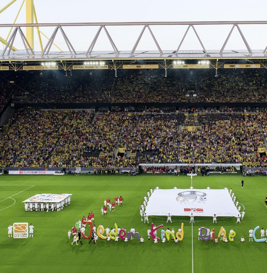 Die Bundesliga-Stiftung STETIG WACHSENDES ENGAGEMENT Die Bundesliga-Stiftung bildet das organisatorische Dach des gesellschaftlichen Engagements des Profifußballs und ergänzt die Aktivitäten von