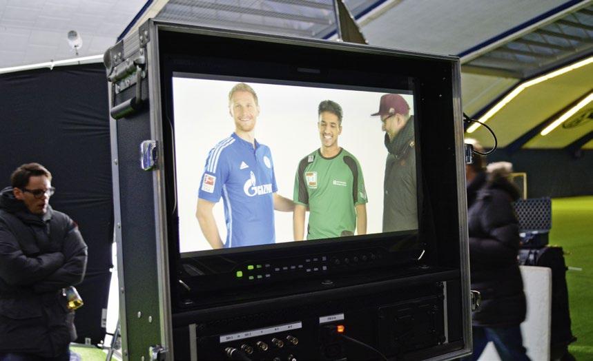 FOKUS Durch TV-Spots und Printanzeigen rückt die Bundesliga-Stiftung wichtige soziale Themen in das gesellschaftliche Bewusstsein.