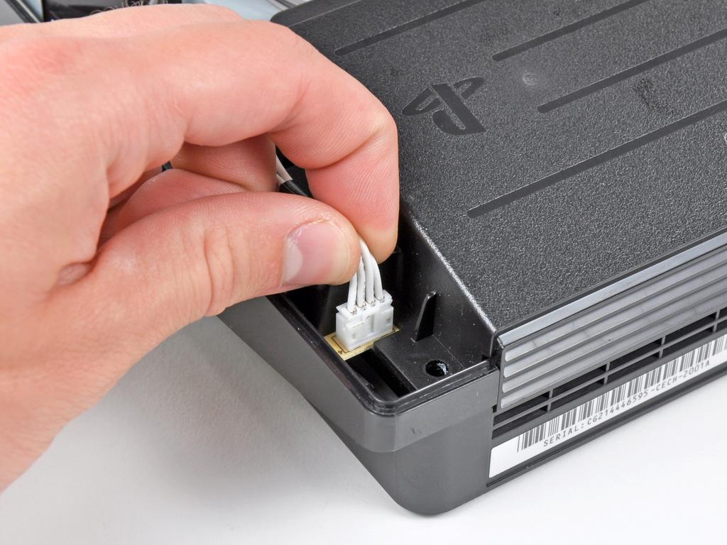 PlayStation 3 Slim Motherboard Ersatz Schritt 7 Ziehen Sie die DC-Out-Kabel gerade