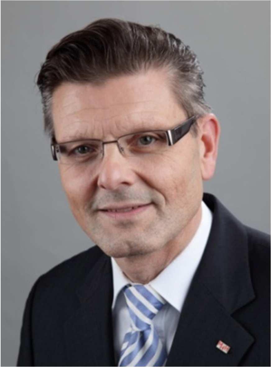 Curriculum Vitae Professor Dr. med. Peter M. Vogt Präsident der Deutschen Gesellschaft der Plastischen, Rekonstruktiven und Ästhetischen Chirurgen (DGPRÄC), 3.