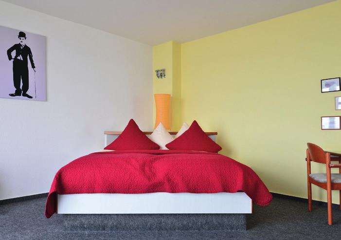Matratzen und 1 Einzelbett Duschbad 2 Balkone Inkl.