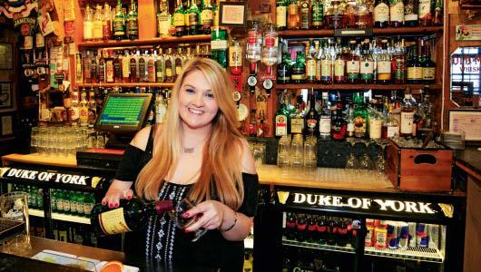 100 Lange Tradition: Pub als zweites Wohnzimmer 56 Einsamer geht es nicht vor Irlands Küste: Besuch auf Skellig Michael.