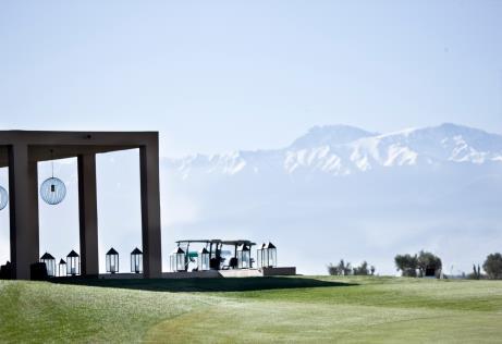 Donnerstag 07. Dezember vormittags Golf 1 beim ASSOUFID GOLF CLUB, Par 72 der neue Spitzenplatz in Marrakesch im Wüstendesign. Sehr aufwendig wurde viel Erdreich verschoben.