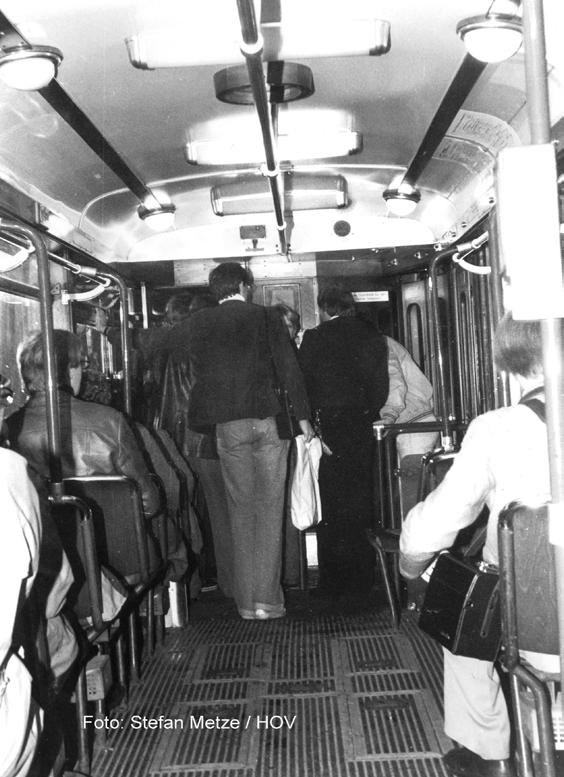 Am Abend des 30.09.1978 drehte der NDR seine Dokumentation Abgeklingelt über das Ende der Straßenbahn in Hamburg.