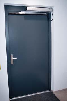 Beschusshemmend FB 1 - FB 4 Beschusshemmende Türen Beschusshemmende Türblätter sind mit einem besonders widerstandsfähigen Türblattkern aufgebaut.