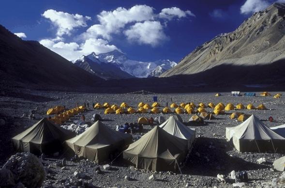 II. Expeditionsablauf: Everest - Tibet Anreise: Flug nach Katmandu, der Hauptstadt von Nepal. Dort trifft sich unsere internationale SummitClimb-Expeditionsmannschaft.