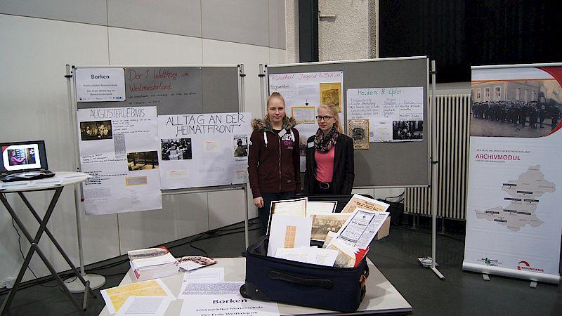 10 HEIMATBRIEF Nr. 235/ Jan.-Febr.2015 Team der Schönstätter Marienschule stellte Archivmodul Der Erste Weltkrieg im Westmünsterland vor.