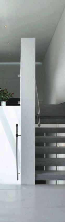 ADRIANO Design-Wohnraumheizkörper Der ADRIANO Heizkörper überzeugt durch eine elegante Optik sowie eine hohe