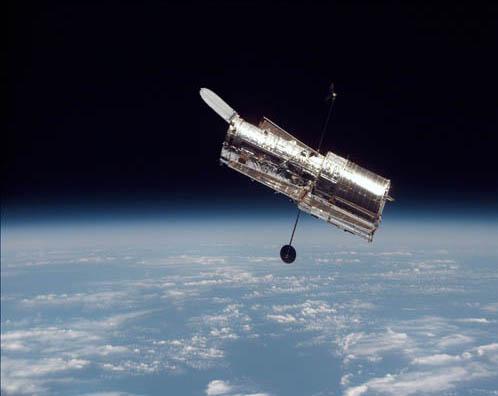 Der Durchbruch: das Hubble-Space-Telescope Es liefert bis zu 10x
