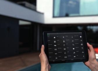 Dank einer Gira Homeserver App lässt sich das smarte Haus auch über Smartphone und Tablet steuern... Objektsteckbrief Grundstücksgröße: 1.