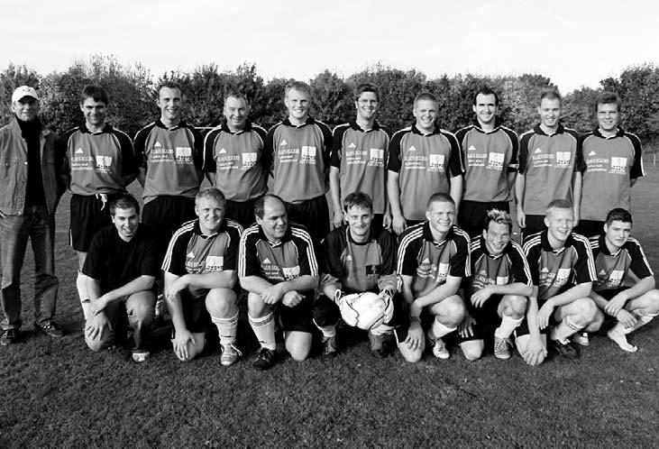 Fußball SVW-Teams auf dem Weg nach oben Die Spielzeit 2004/05 endete mit zwei Wermutstropfen, nämlich dem Abstieg der Frauen aus der Bezirksliga und dem denkbar knappen Abstieg der 1.